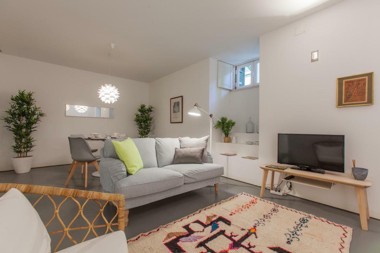 Renovated Apart With Private Courtyard, By Timecooler Lisboa Exteriör bild